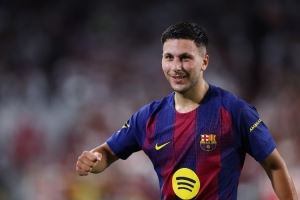 巴德吉：弗里克就像朋友像父亲 我是十号位但可以踢任何位置