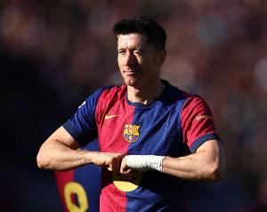 马卡电台：37岁莱万季末离队基本板上钉钉，巴萨和球员同意不续约